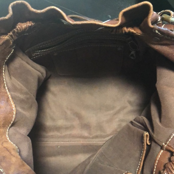 COPY - Abercrombie and Fitch Distressed Leather Bag - Picture 13 of 14